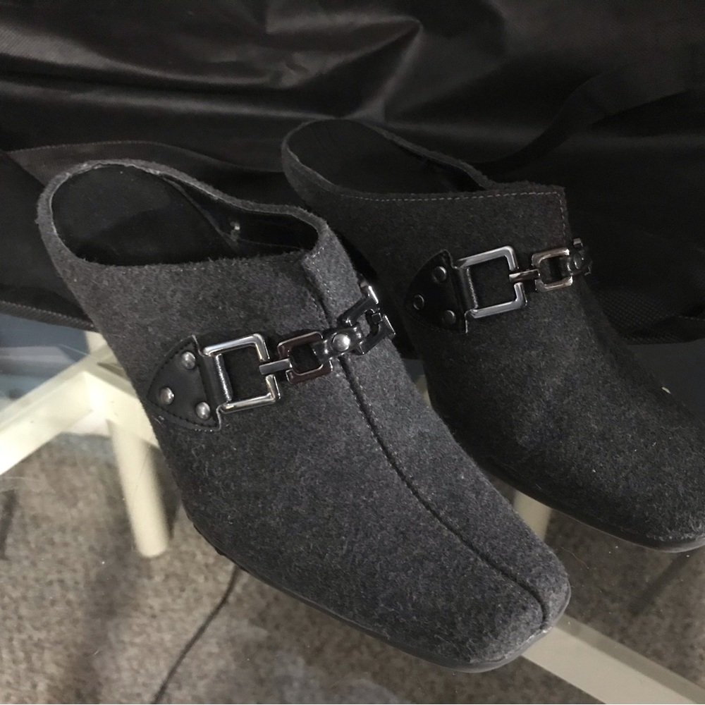 Stylish Gray Women's Mules with Buckle Detail